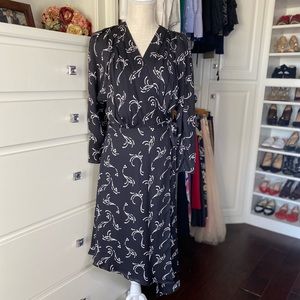 Joie Black & White Silk Wrap Dress with Dolman Sleeves.  Size S